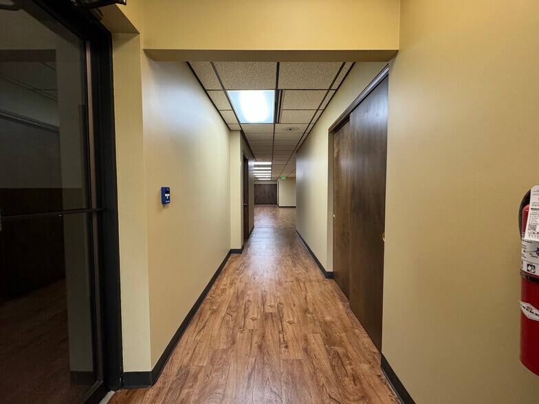 More Photos Of 8396 Mississippi St, Merrillville Office Residential For Lease