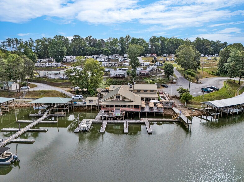 More Photos Of 1041 Harbour Inn Ln, Moneta Restaurant For Sale