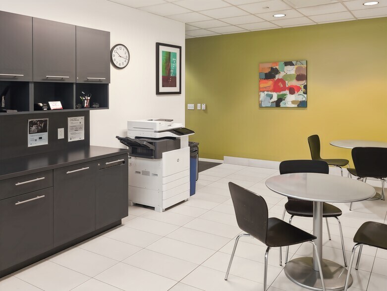 More Photos Of 12600 Hill Country Blvd, Bee Cave Coworking Space