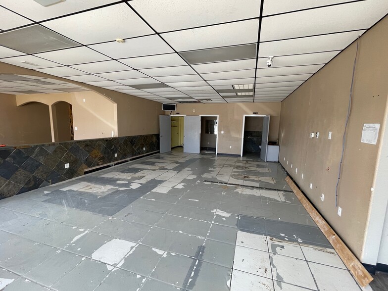 More Photos Of 701 E Main St, Tomball Storefront For Lease