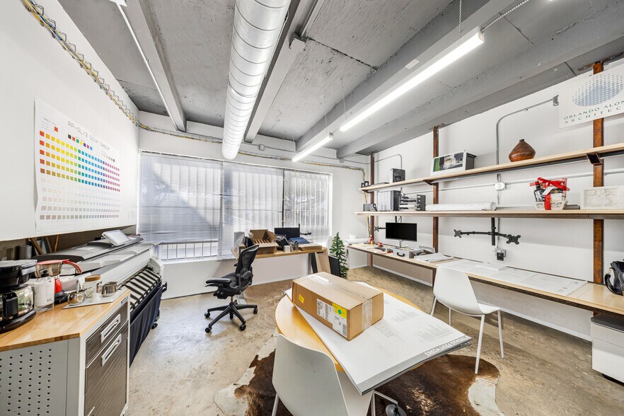 More Photos Of 1235 SW 22nd St, Miami Office For Lease