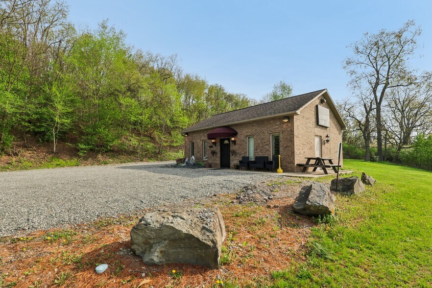 More Photos Of 30 Terrace Ave, Leechburg Office For Sale