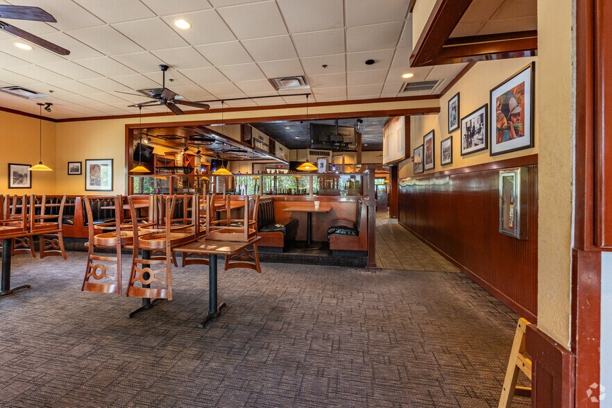 More Photos Of 123 N Arlington St, Salisbury Restaurant For Lease