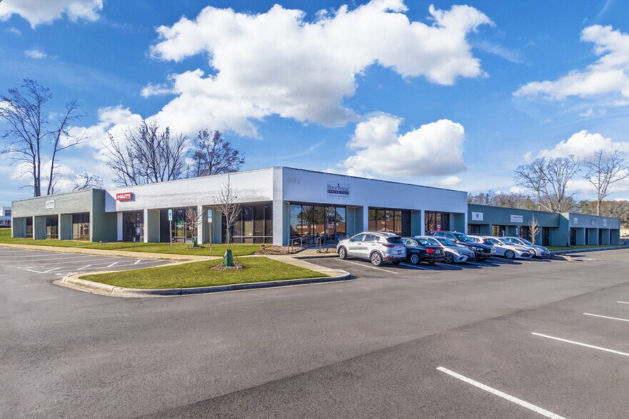 More Photos Of 801 Clanton Rd, Charlotte Showroom For Lease