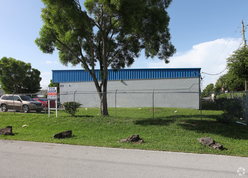 More Photos Of 859 W 13th Ct, Riviera Beach Warehouse For Lease