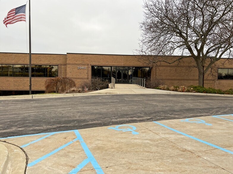 More Photos Of 3940 Peninsular Dr SE, Grand Rapids Coworking Space