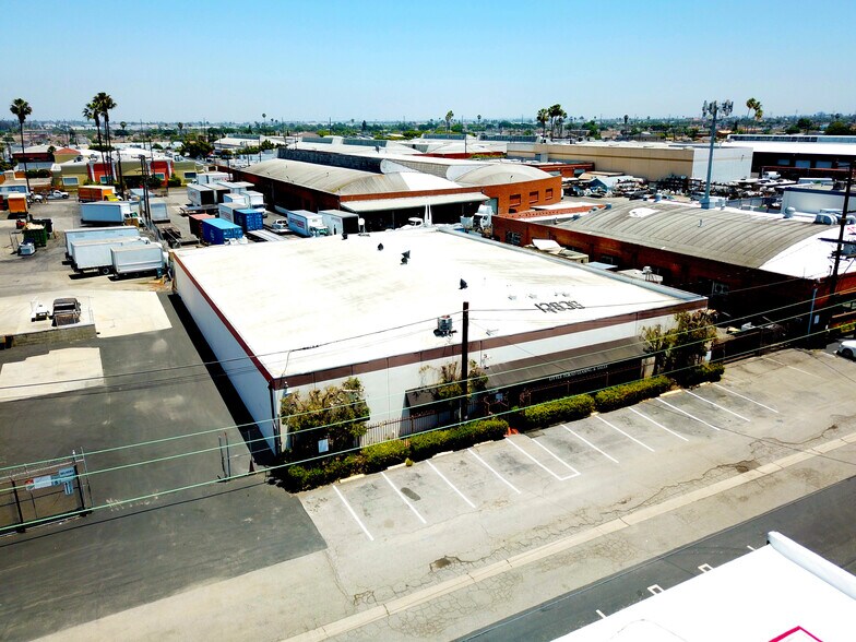 More Photos Of 12838 Weber Way, Hawthorne Manufacturing For Lease
