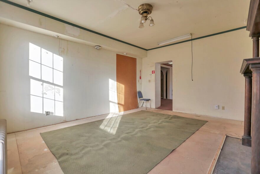 More Photos Of 3900 Noe Bixby Rd, Columbus Storefront Retail Residential For Sale