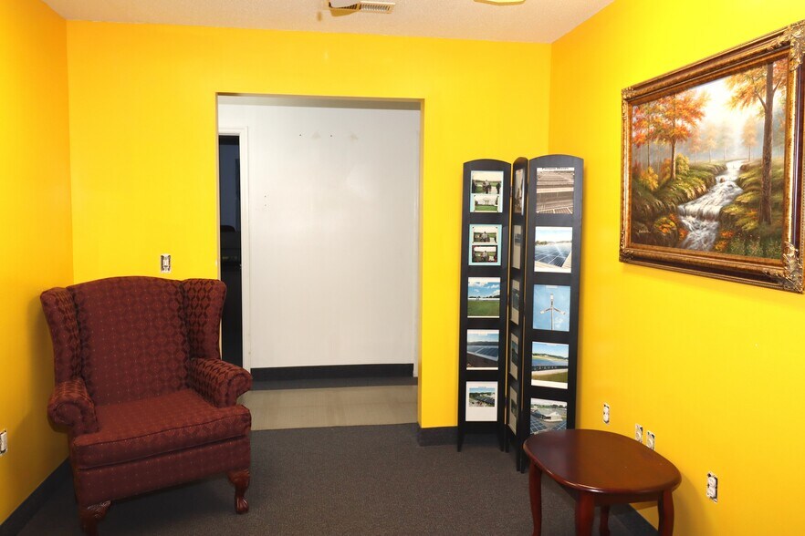 More Photos Of 2335 Columbia Hwy, Pulaski Office For Sale