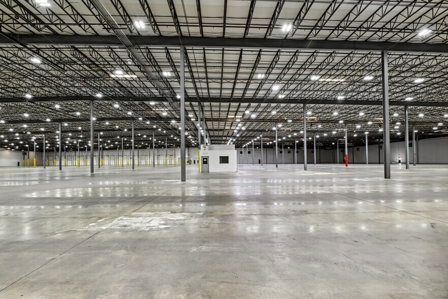 More Photos Of 1220 Palmour Dr, Gainesville Distribution For Sale