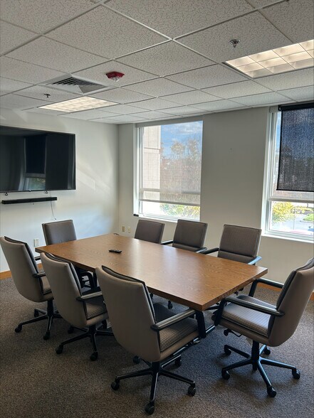 More Photos Of 935 Jefferson Blvd, Warwick Office For Lease