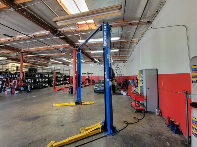 More Photos Of 2416 Whipple Rd, Hayward Auto Repair For Lease