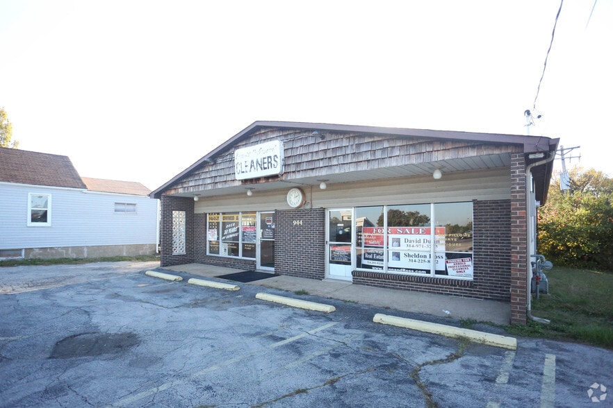 More Photos Of 944 Jeffco Blvd, Arnold General Retail For Lease