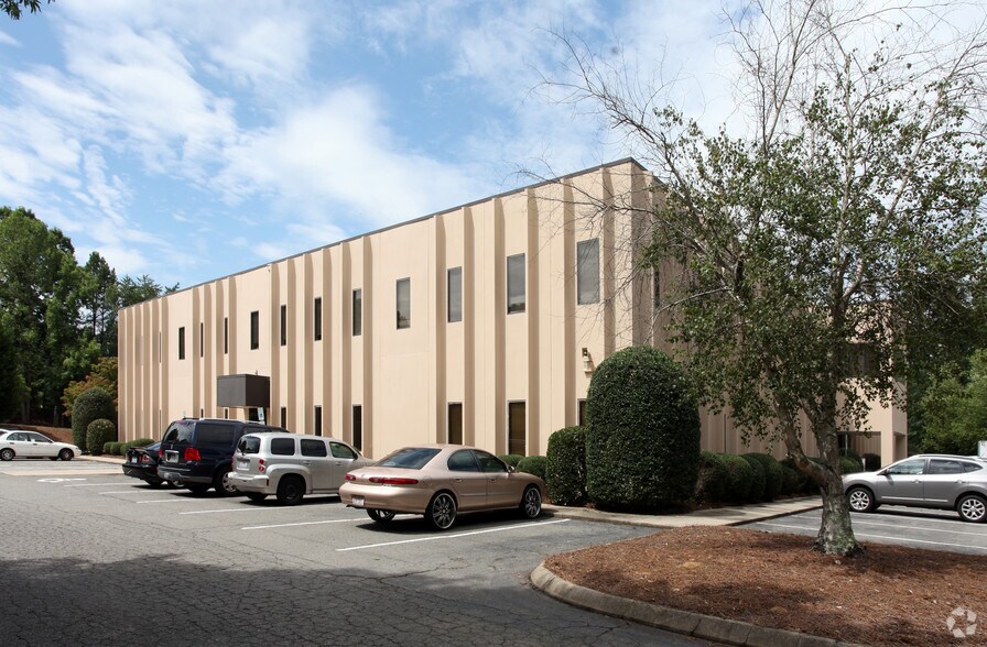 More Photos Of 4265 Brownsboro Rd, Winston-Salem Office For Sale