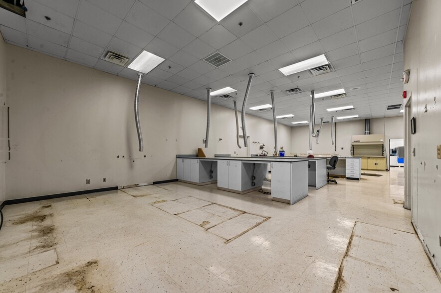 More Photos Of 2107 Black Creek Rd SE, Wilson Warehouse For Lease