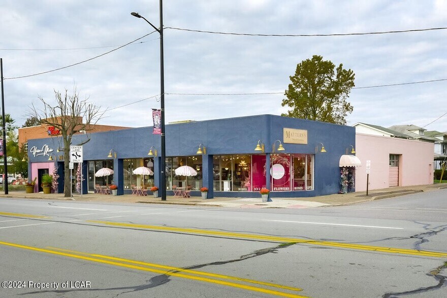 More Photos Of 447 Market St, Kingston Freestanding For Sale