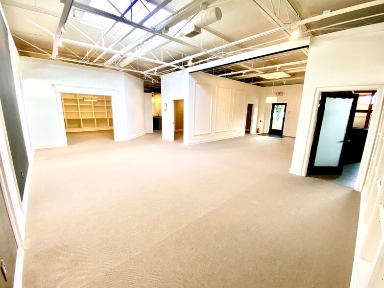 More Photos Of 2211-2255 Cole St, Birmingham Office For Lease