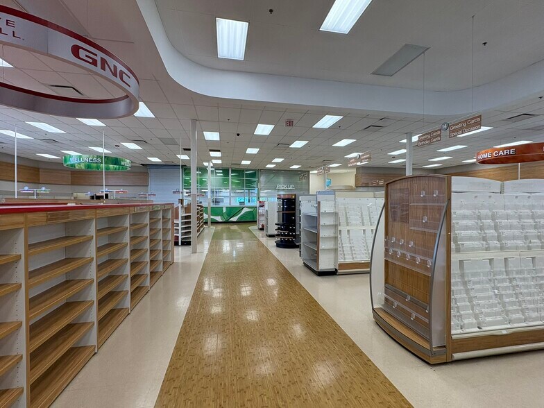 More Photos Of 1000 N Williams St, Paulding Drugstore For Sale