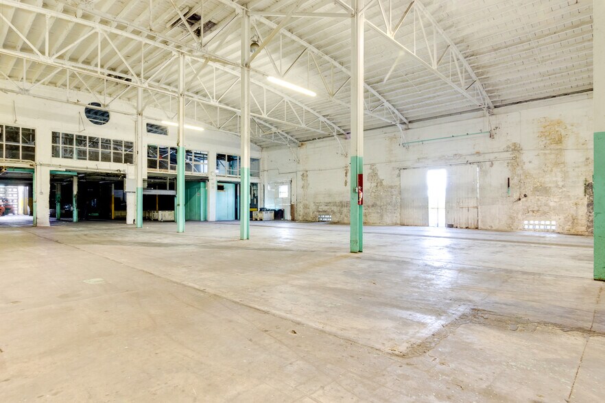 More Photos Of 2130 N Old Dixie Hwy, Fort Pierce Warehouse For Sale
