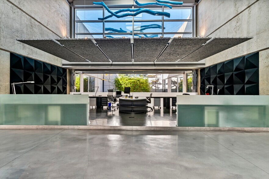 More Photos Of 9800 Campus Point Dr, San Diego Flex For Lease