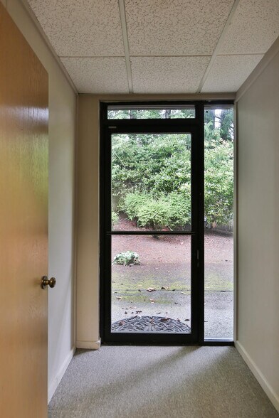 More Photos Of 14670 NE 8th St, Bellevue Medical For Lease