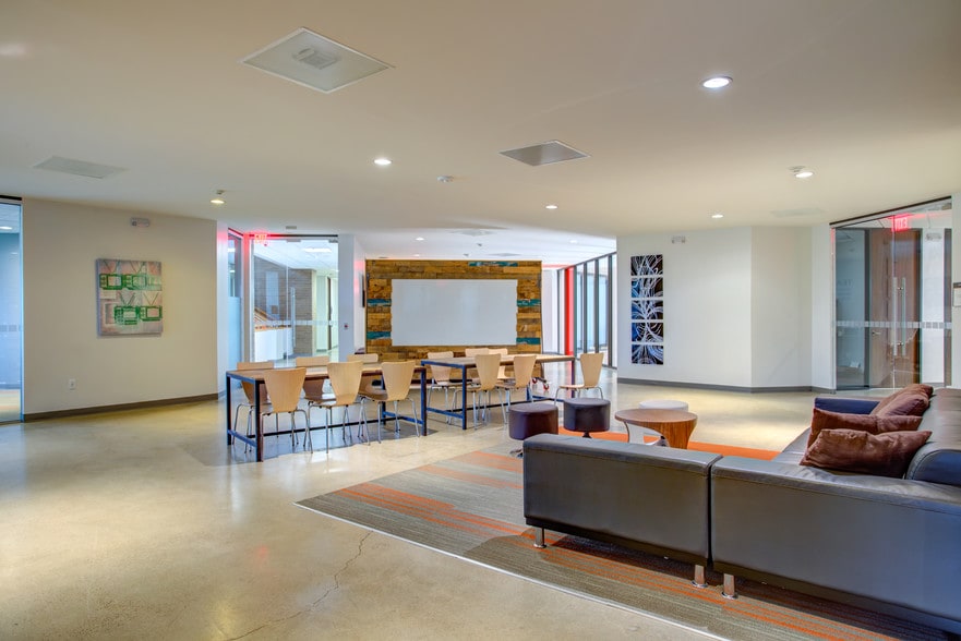 More Photos Of 7676 Hillmont St, Houston Office For Lease