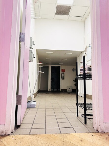 More Photos Of 181 Orchard St, New York Storefront Retail Office For Lease