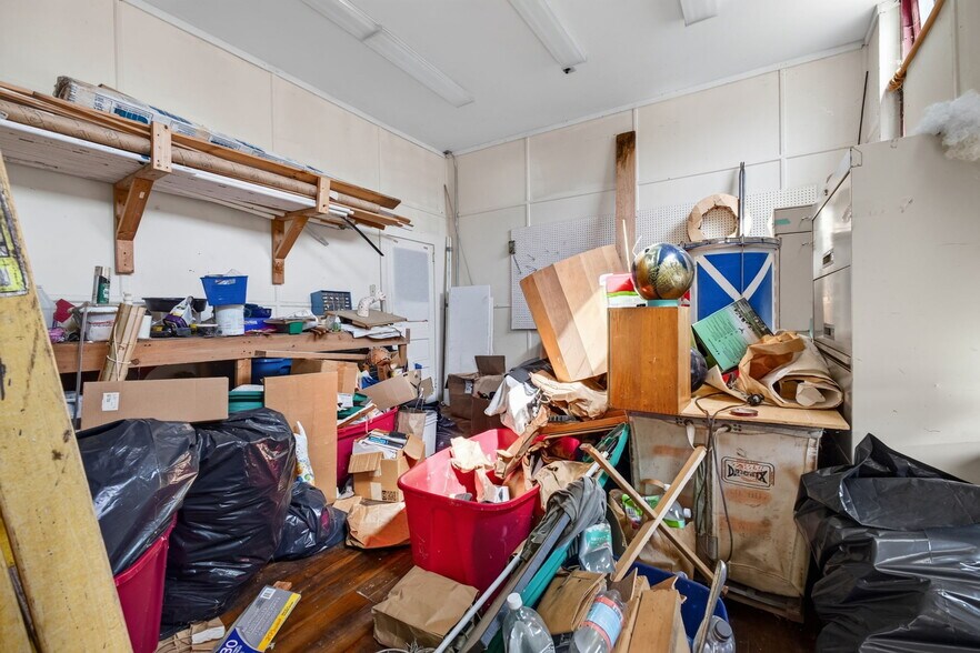 More Photos Of 420 Park St, Housatonic Flex For Sale