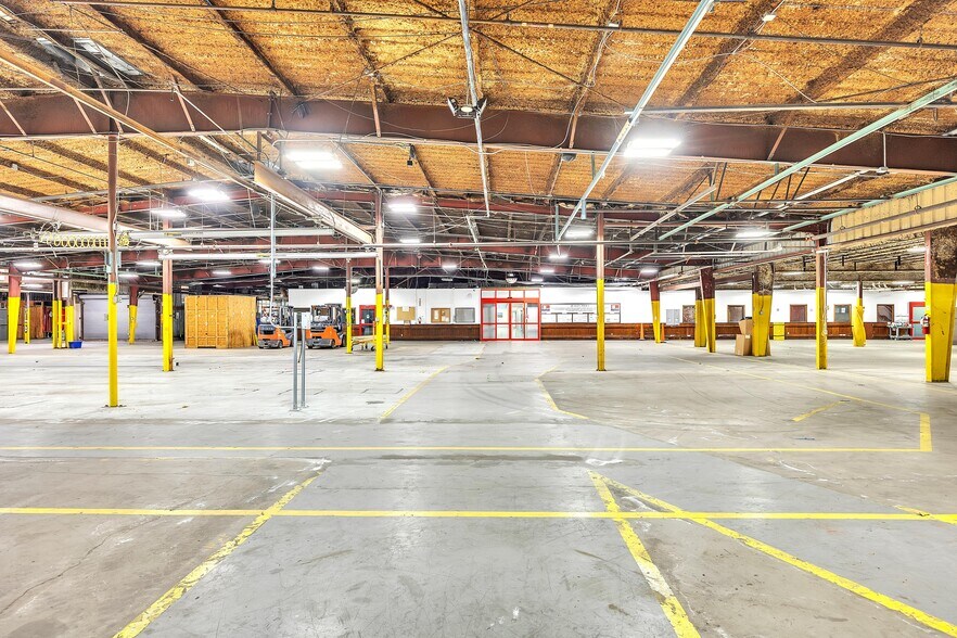 More Photos Of 4242 Baldwin Blvd, Corpus Christi Manufacturing For Sale