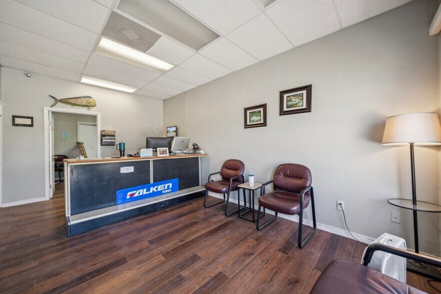 More Photos Of 1856 Buckley Hall Rd, Cobbs Creek Warehouse For Sale