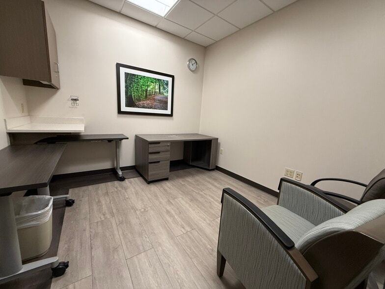 More Photos Of 9697 191st St, Mokena Office For Lease