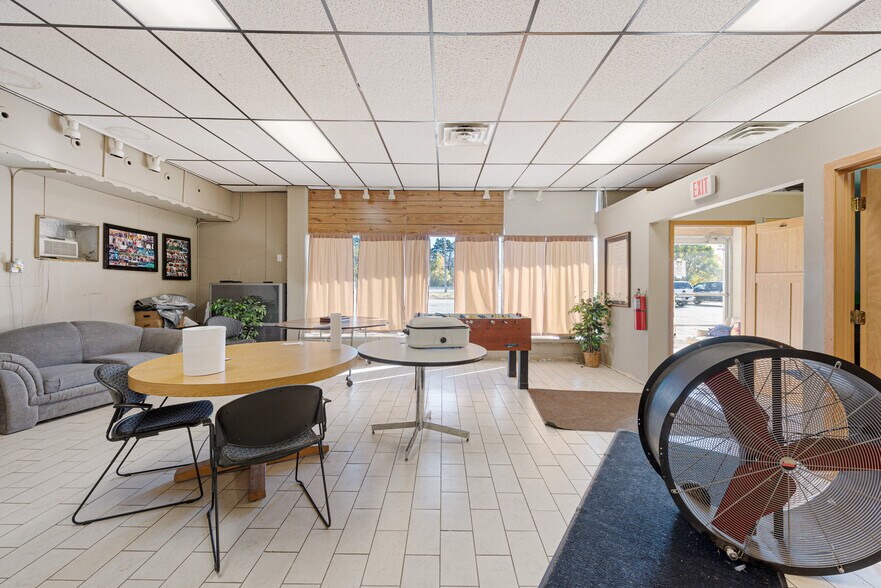 More Photos Of 4801 N Welcome Ave, Minneapolis Freestanding For Sale