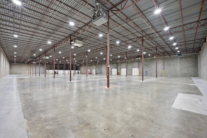 More Photos Of 5400 SW 33rd St, Oklahoma City Warehouse For Lease