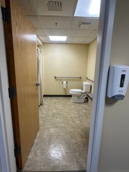 More Photos Of 10 New Driftway, Scituate Medical For Lease