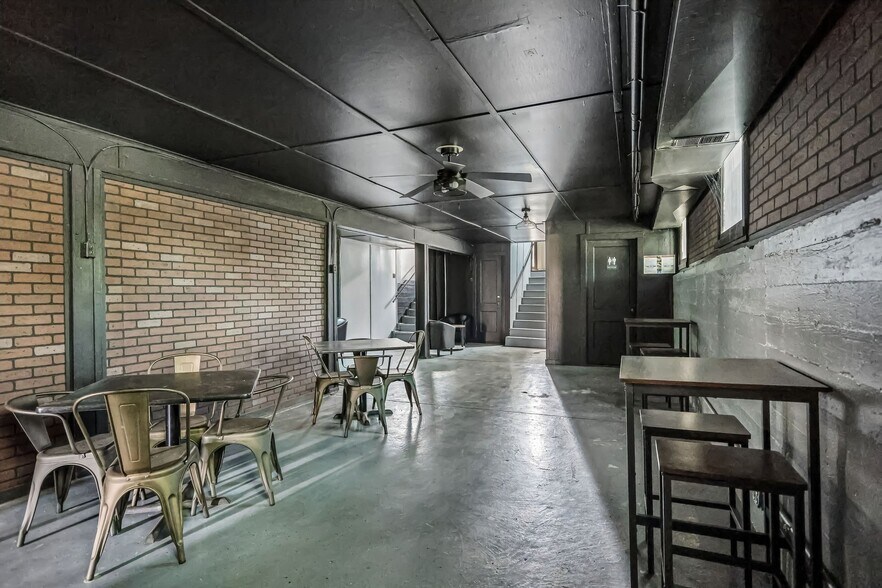 More Photos Of 206 W Spruce St, Gillespie Religious Facility For Sale
