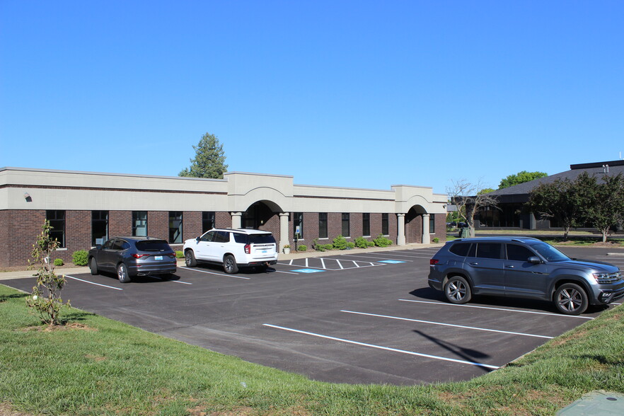 More Photos Of 250 Whittington Pky, Louisville Medical For Lease
