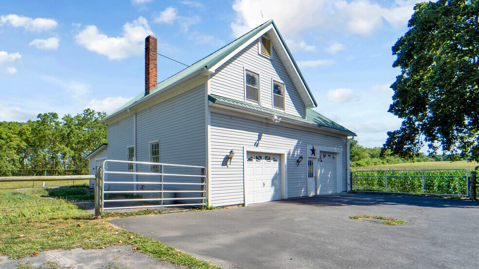 More Photos Of 563 Yale Farm Rd, Romulus Hospitality For Sale