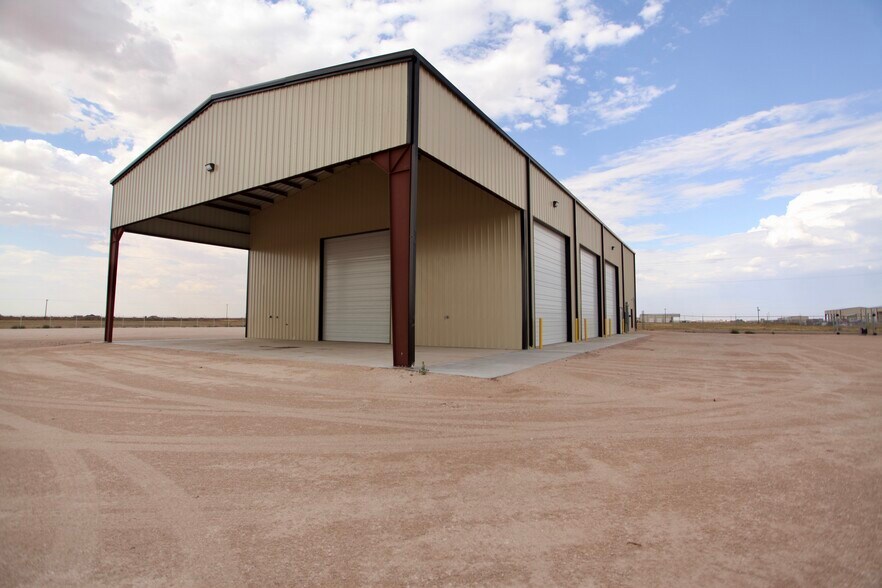 More Photos Of 1508 County Road 1105, Midland Warehouse For Lease