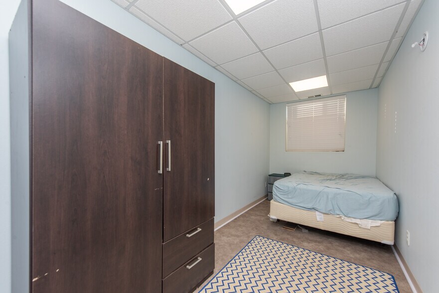 More Photos Of 13603 38th St SW, Belfield Flex For Lease