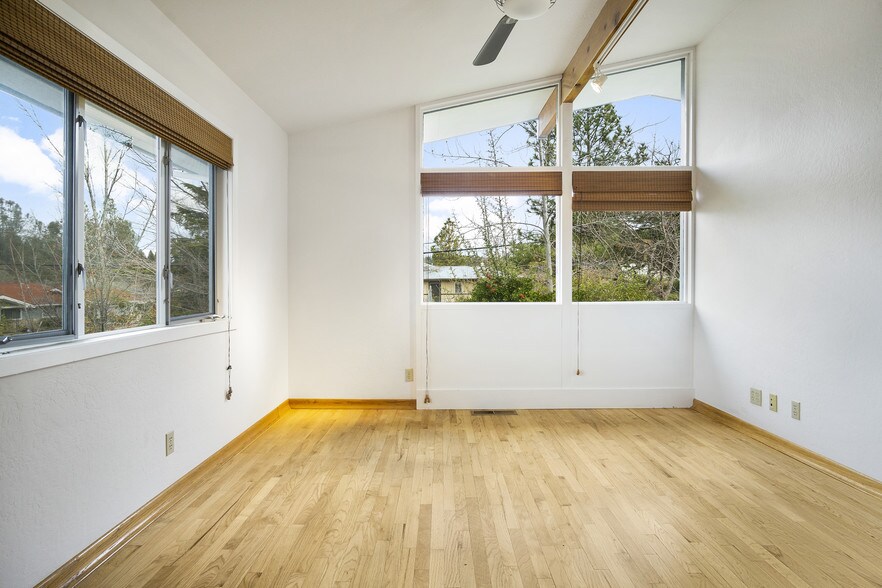 More Photos Of 111 Margaret Ln, Grass Valley Office For Sale