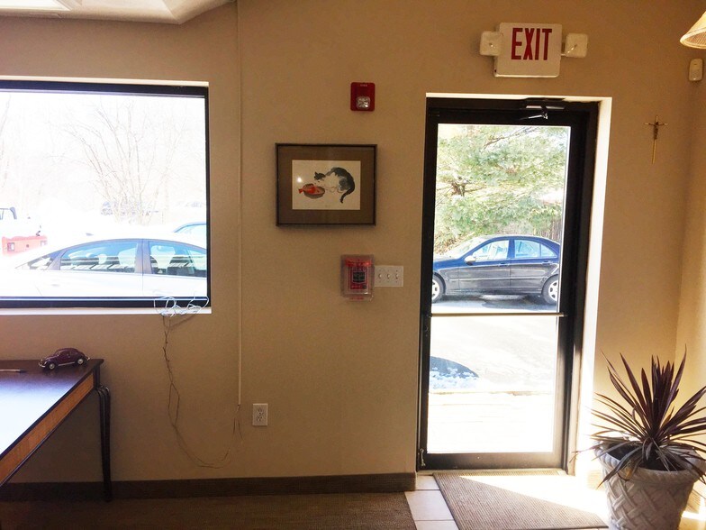 More Photos Of 227 Maple St, Middleton Office For Lease