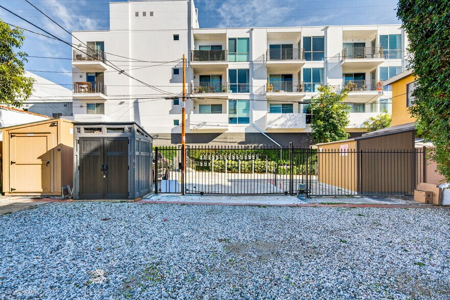 More Photos Of 822 Hayworth Ave, Los Angeles Apartments For Sale