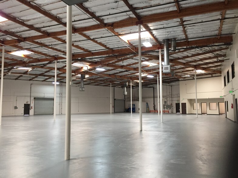More Photos Of 2070 Las Palmas Dr, Carlsbad Industrial For Sale
