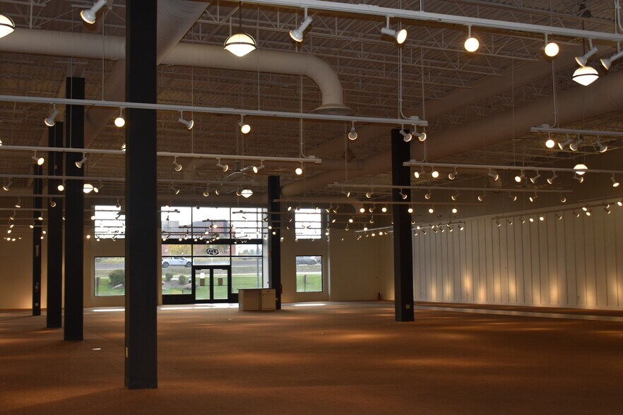 More Photos Of 10777 W 6th Ave, Lakewood Storefront For Lease