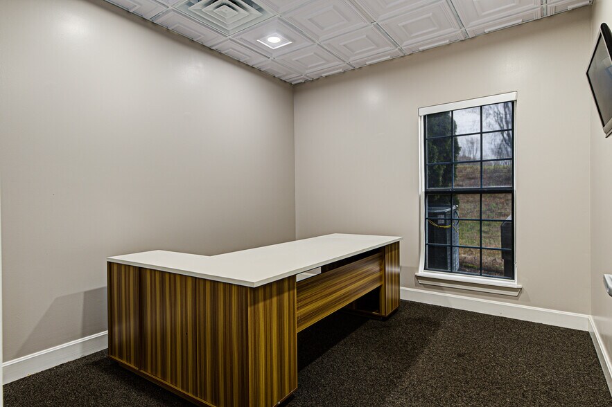 More Photos Of 3240 Office Pointe Pl, Louisville Coworking Space