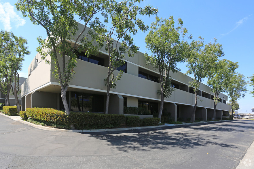 Primary Photo Of 3100 Airway Ave, Costa Mesa Light Manufacturing For Lease