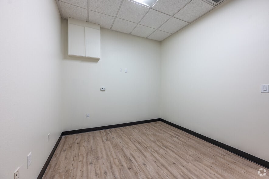 More Photos Of 9555-9595 S Eastern Ave, Las Vegas Unknown For Lease