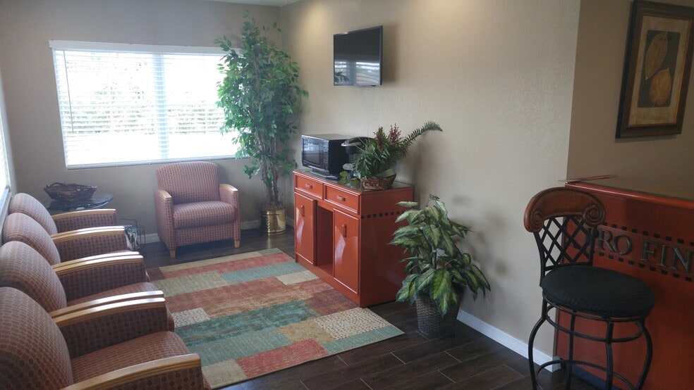 More Photos Of 1742 Canova St SE, Palm Bay Auto Repair For Sale