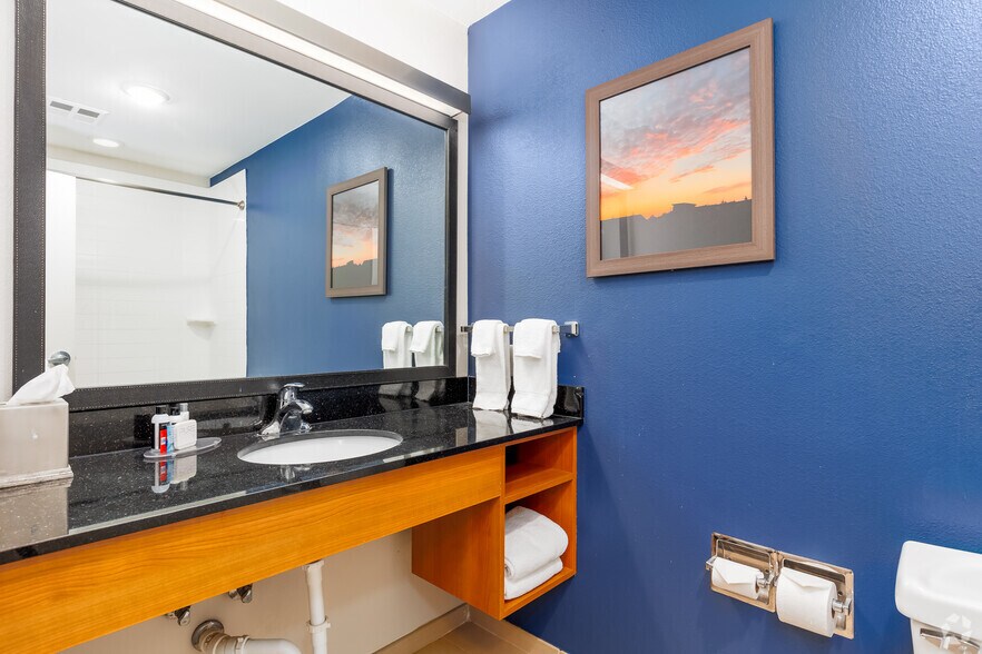 More Photos Of 6851 West Fwy, Fort Worth Hotel For Sale