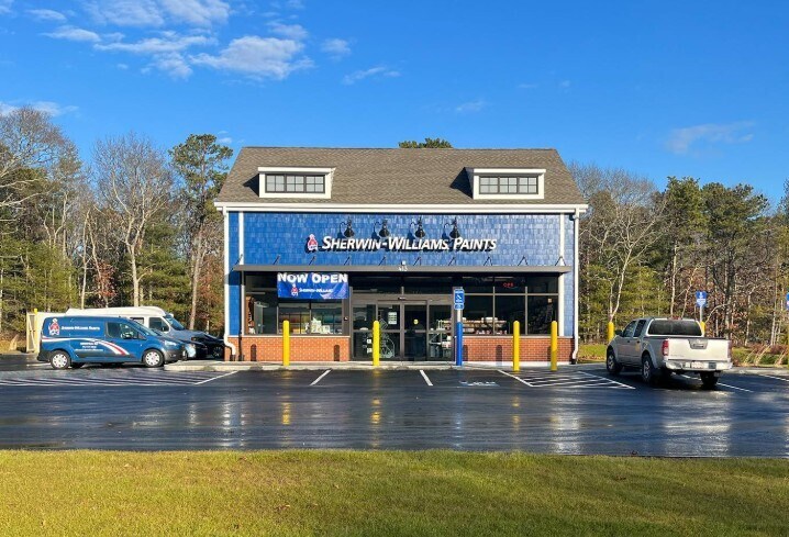 More Photos Of 413 Nathan Ellis Hwy, Mashpee Storefront For Sale